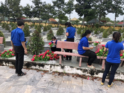 Đoàn viên tham gia hoạt động tri Ân