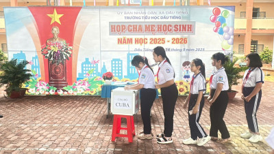 Tập thể giáo viên và học sinh ủng hộ đất nước Cuba