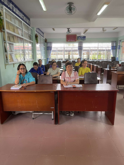 Khối 4 tập huấn chuyên đề