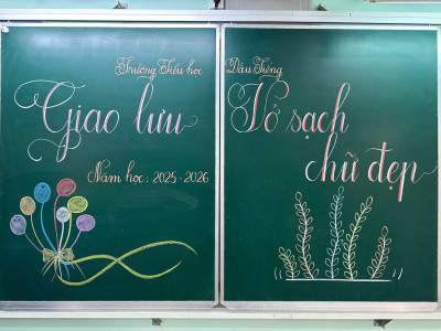 Hoc sinh tham gia giao lưu vở sạch chữ đẹp năm học 2025-2026