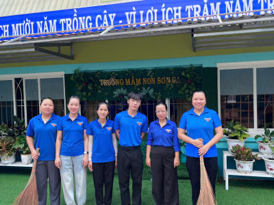 Đoàn viên chi đoàn tham gia hoạt động hè năm 2025-2026
