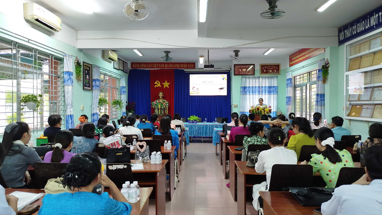 Sinh hoạt ngày Nhà giáo Việt Nam 20/11/2025