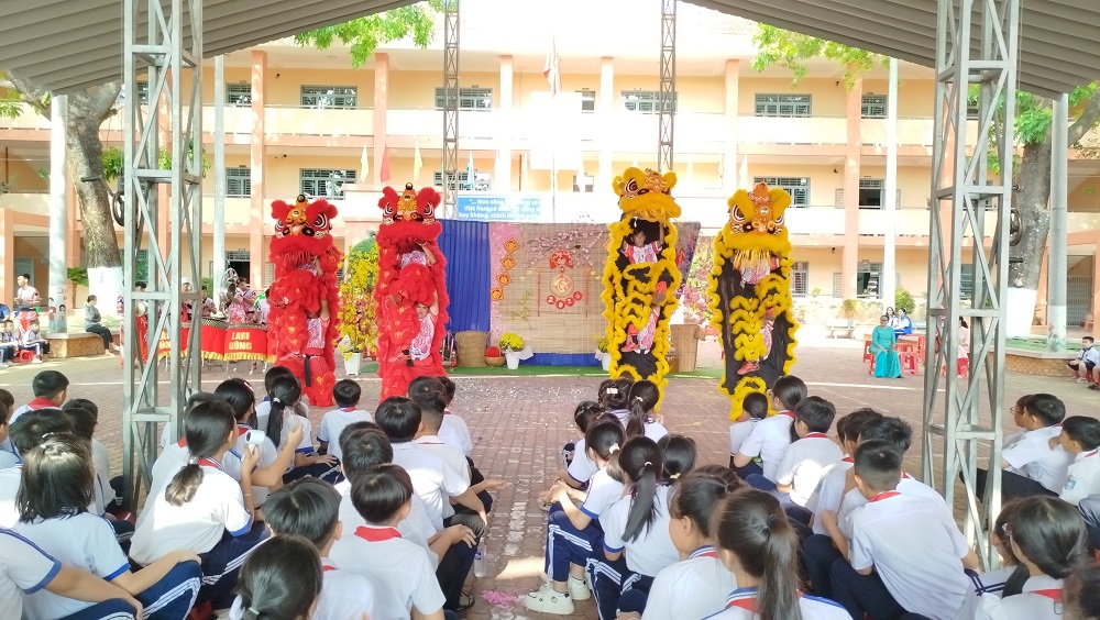 Khai xuân đầu năm mới