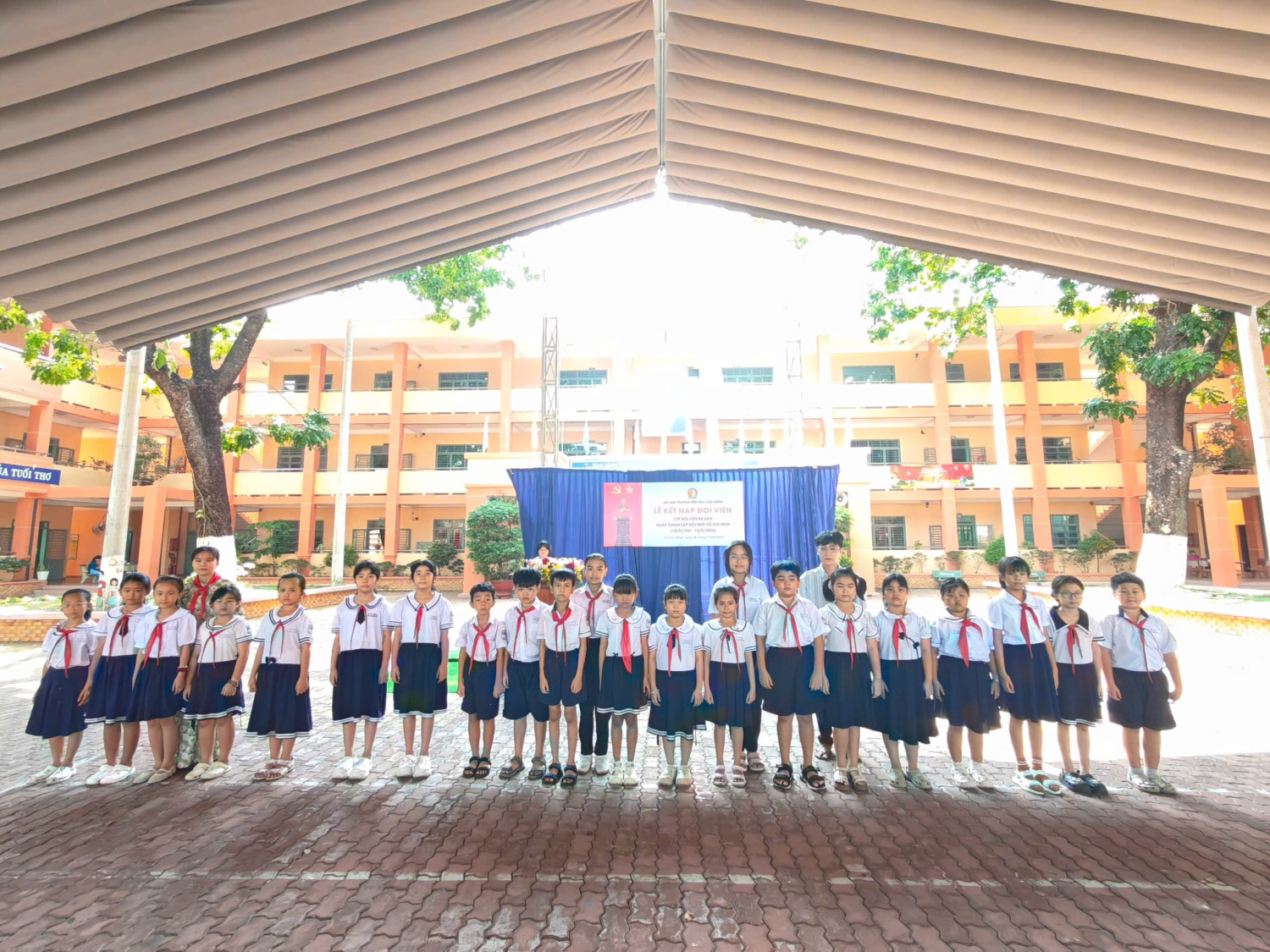 376576843455104622528