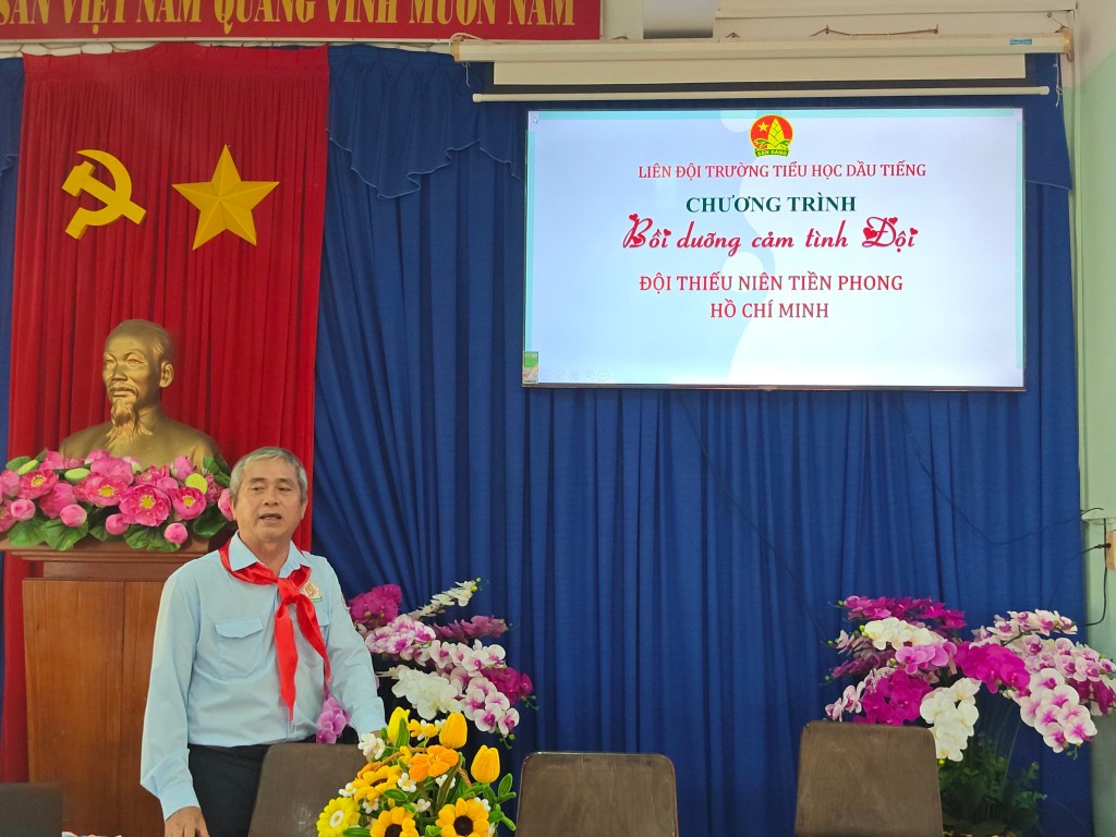 Lớp học cảm tình Đội