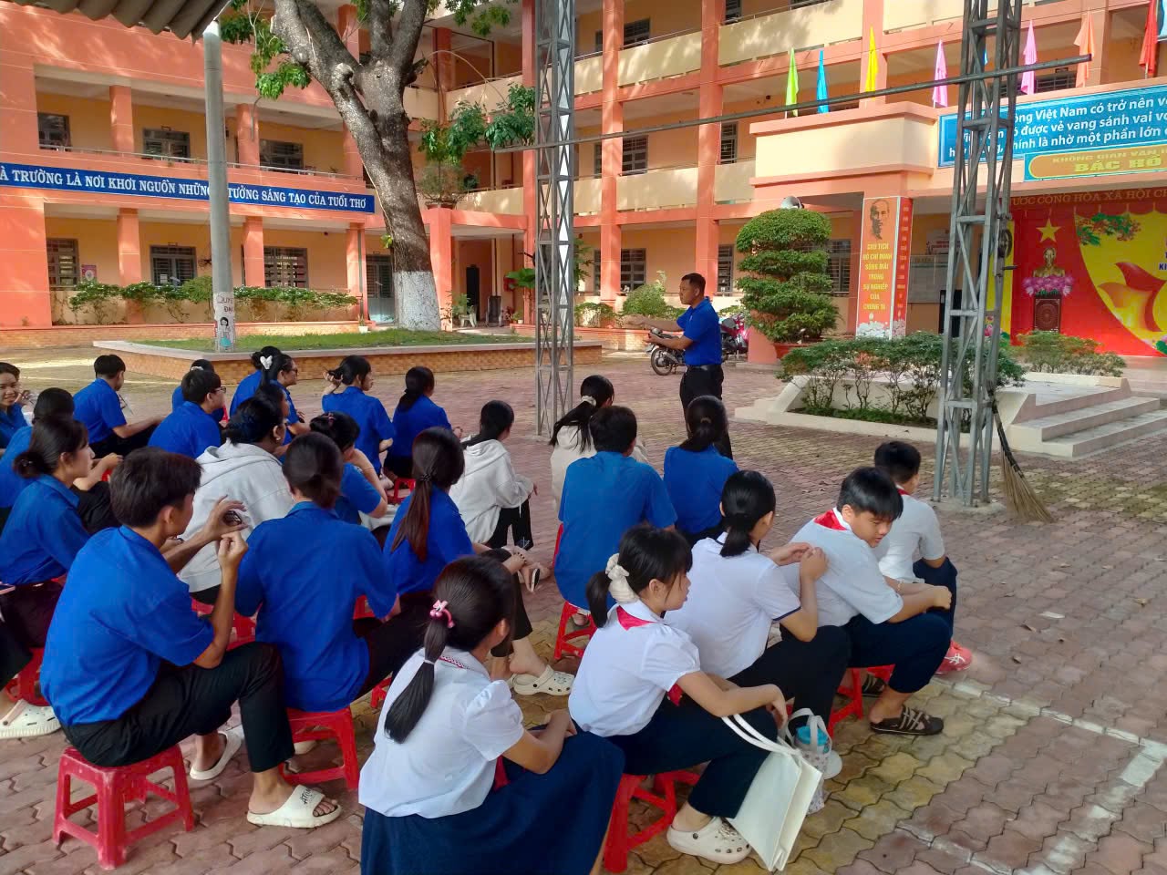 Liên đội sinh hoạt hè, hoạt động kỷ niệm 50 năm Thành phố Sài Gòn- Gia Định
