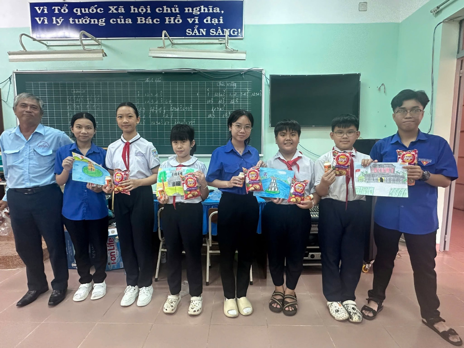 Liên đội sinh hoạt hè năm học 2025-2026- Chủ đề Quê hương, đất nước, Bác hồ kính yêu