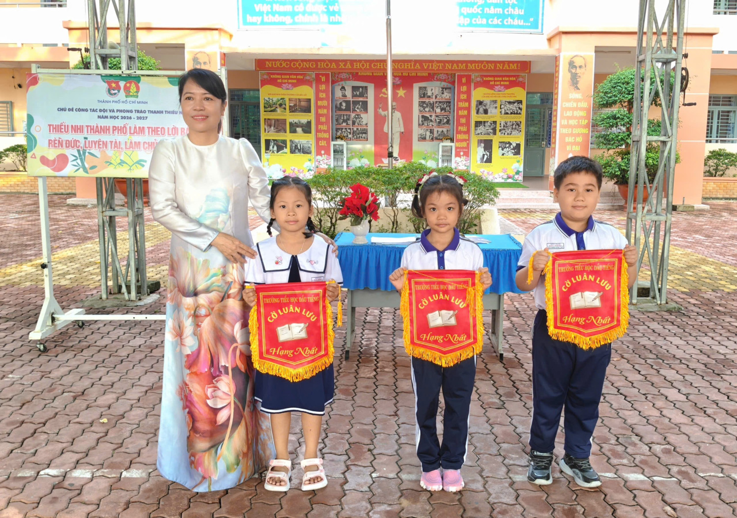 Buổi chào cờ tuần thứ hai